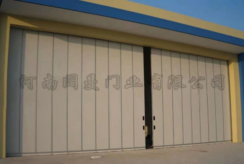 飛機(jī)庫門